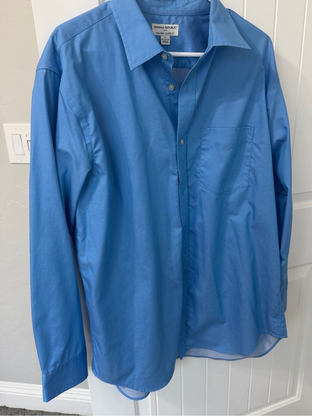 Banana Republic Light Blue Long-Sleeve Dress Shirt